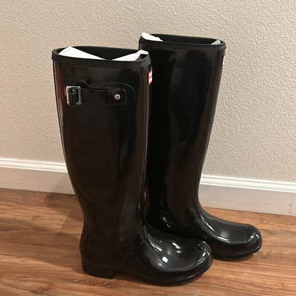 ✨Tall gloss hunter rain boots! Brand new✨ - Picture 7 of 12